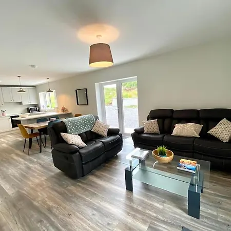 A Newly Renovated Countryside Ballyshannon